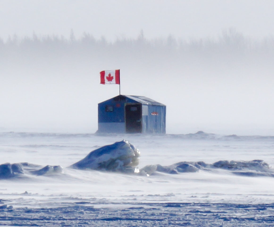 ice_fishing_Lake_Simcoe_2015
